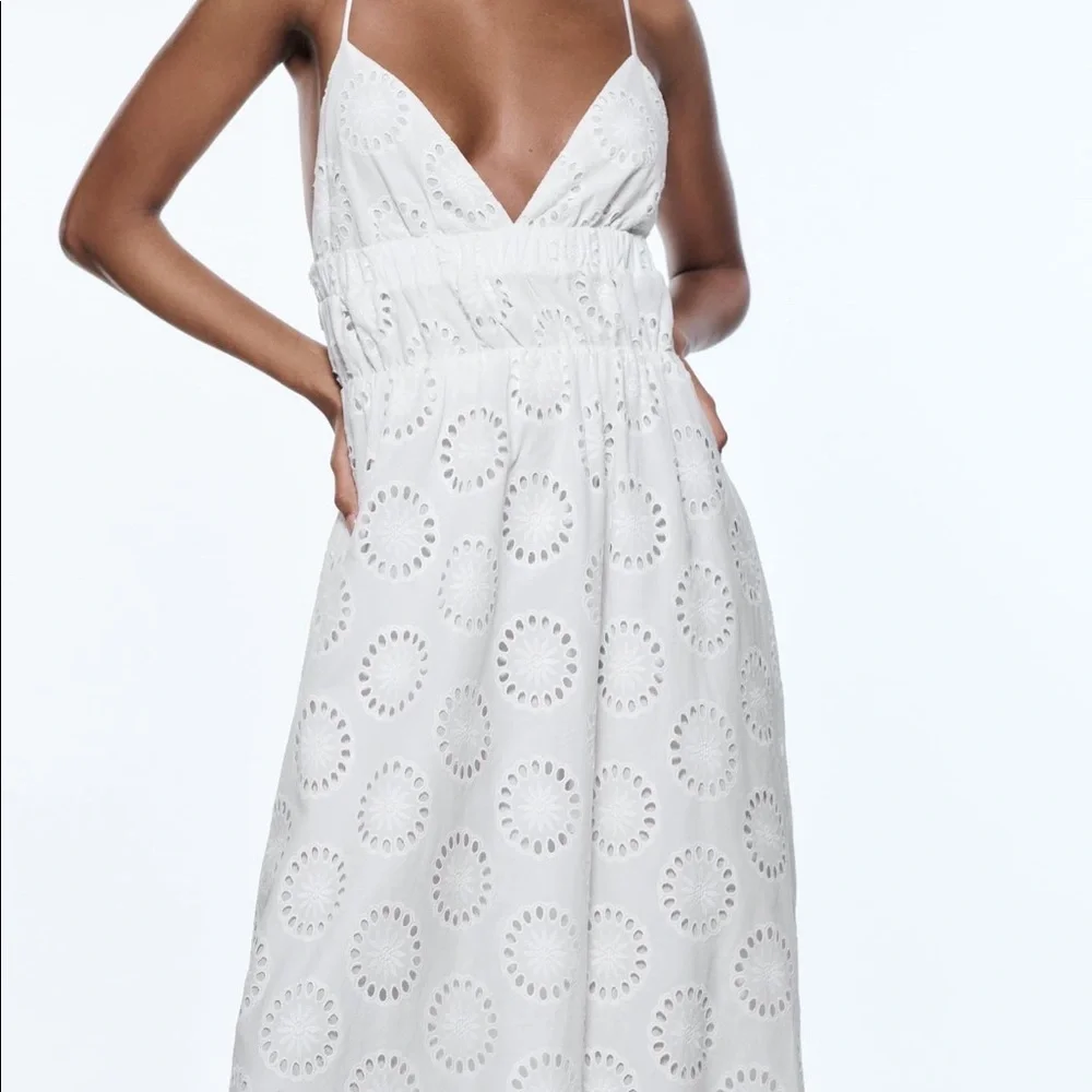 ZARA Cutwork Dress - Picture 3 of 5